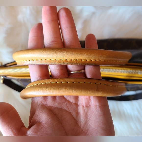 ❌SOLD❌ 💛Louis Vuitton Pallas MM💛 - Picture 5 of 16